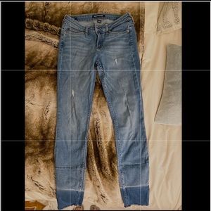 Calvin Klein Jeans: mid-rise, skinny, ankle length